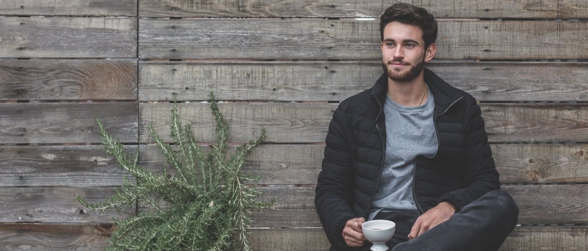Opvliegers bij Mannen: Wat is de Oorzaak en Hoe kom je er Vanaf?