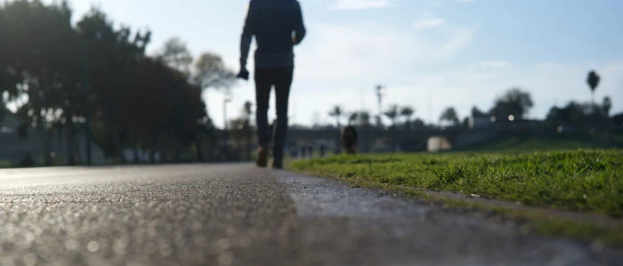 Wandelen na het eten: 7 bewezen voordelen