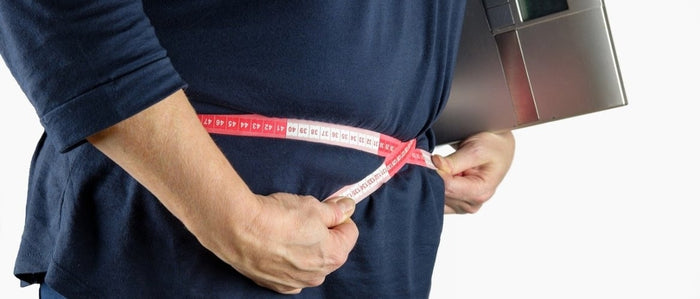 Love Handles bij Mannen: De Oorzaak + Hoe kom je er vanaf? (17 Manieren)